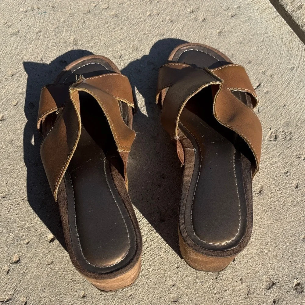 Brown Platform Sandals 9W